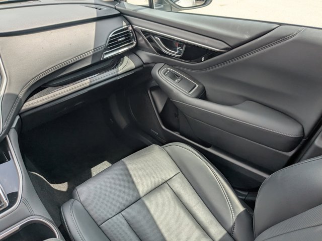 Vehicle image 13 of 28