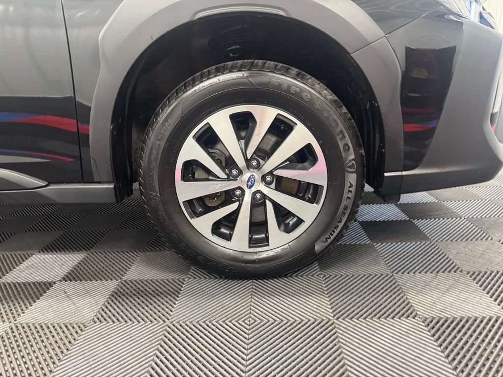 2024 Subaru Outback Premium Image 7 of 17