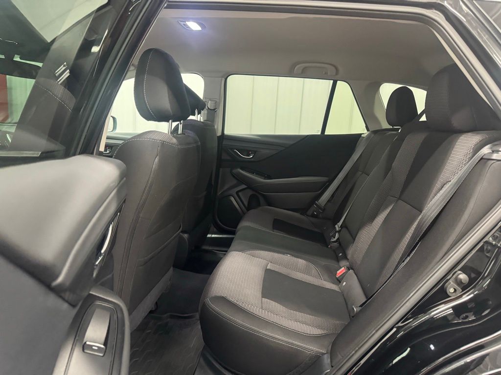 2024 Subaru Outback Premium Image 9 of 17