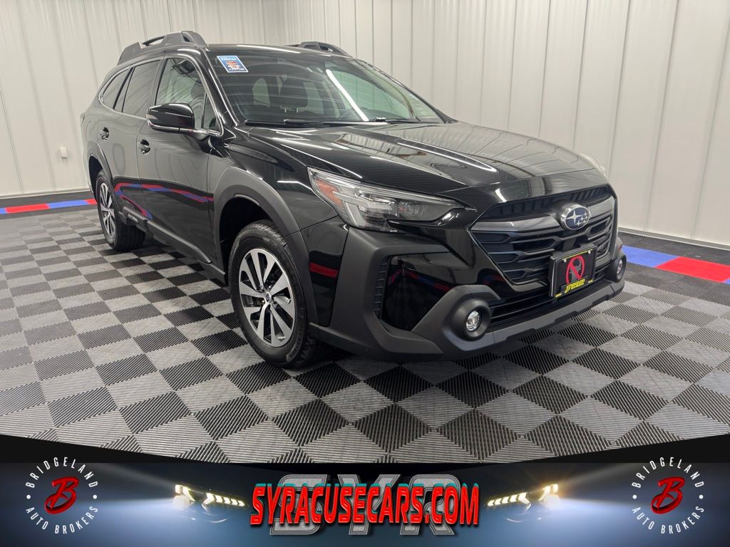 2024 Subaru Outback Premium Image 2 of 17