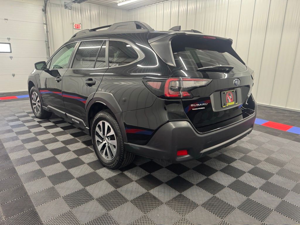 2024 Subaru Outback Premium Image 6 of 17