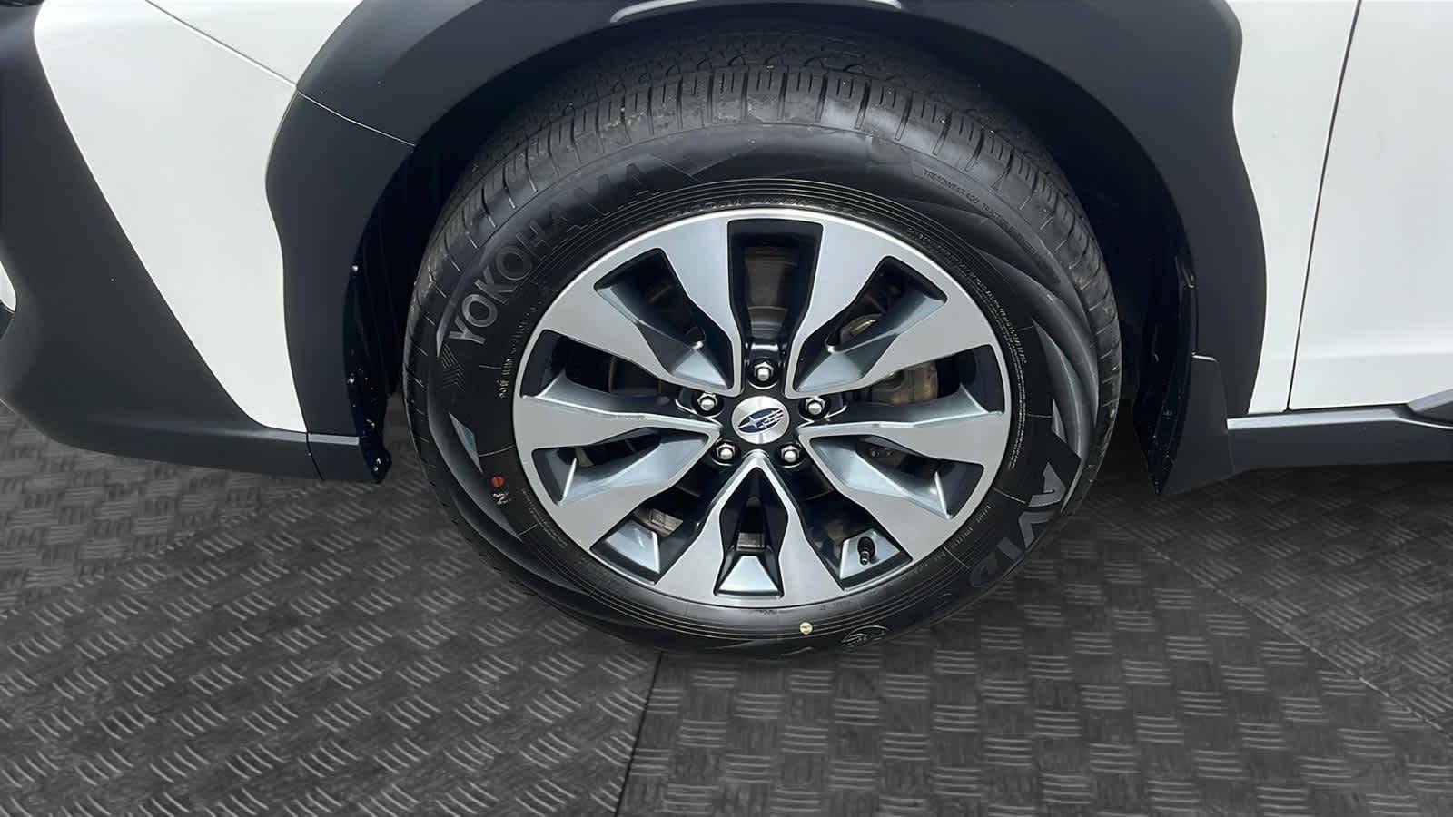 2024 Subaru Outback Touring XT Image 7 of 24