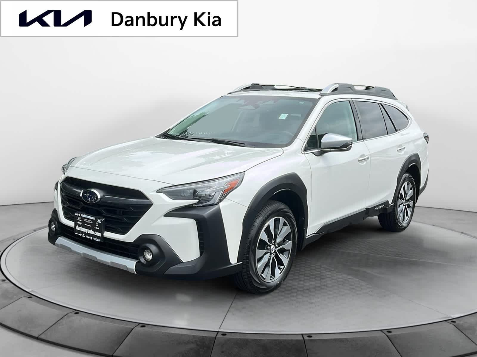 2024 Subaru Outback Touring XT Image 1 of 24