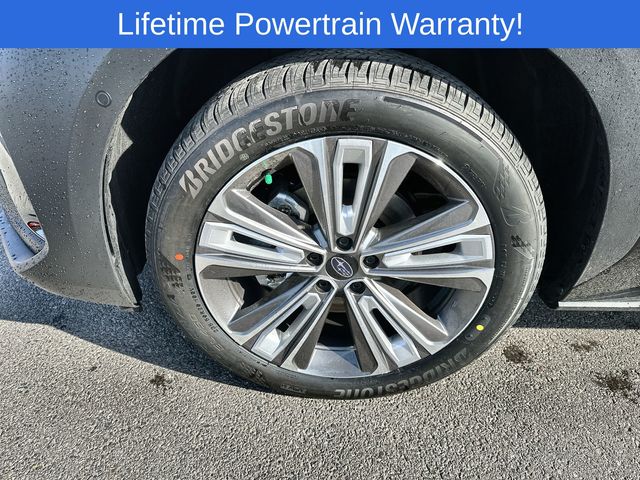 2024 Subaru Solterra Limited Image 15 of 30