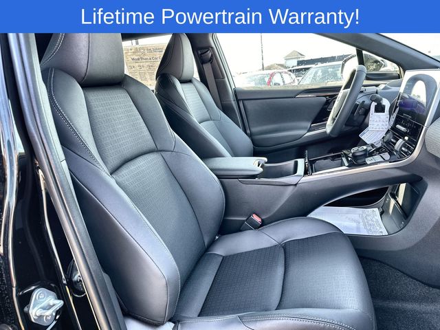 2024 Subaru Solterra Limited Image 18 of 30