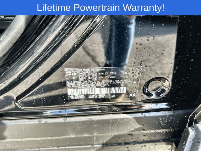 2024 Subaru Solterra Limited Image 25 of 30