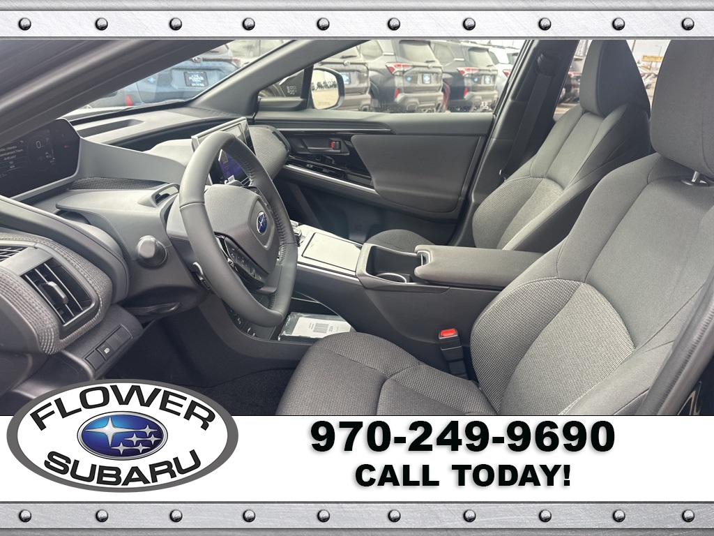Vehicle image 21 of 23