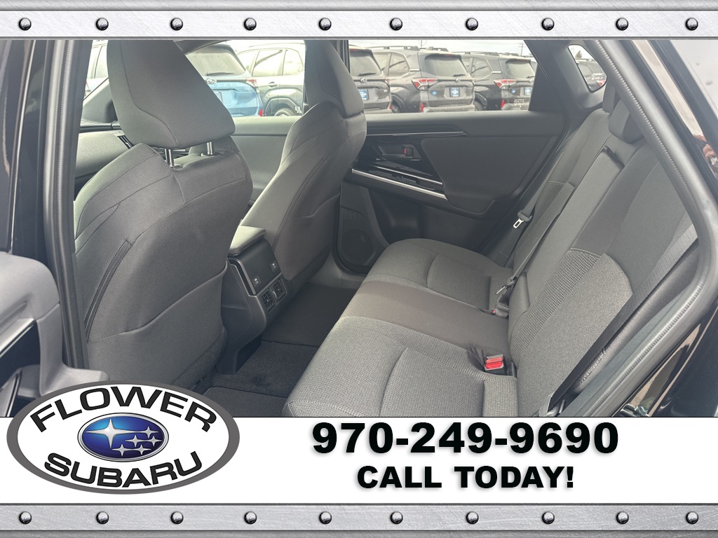 Vehicle image 16 of 23