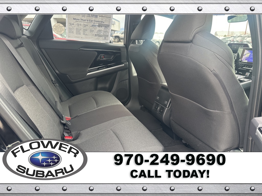 Vehicle image 13 of 23