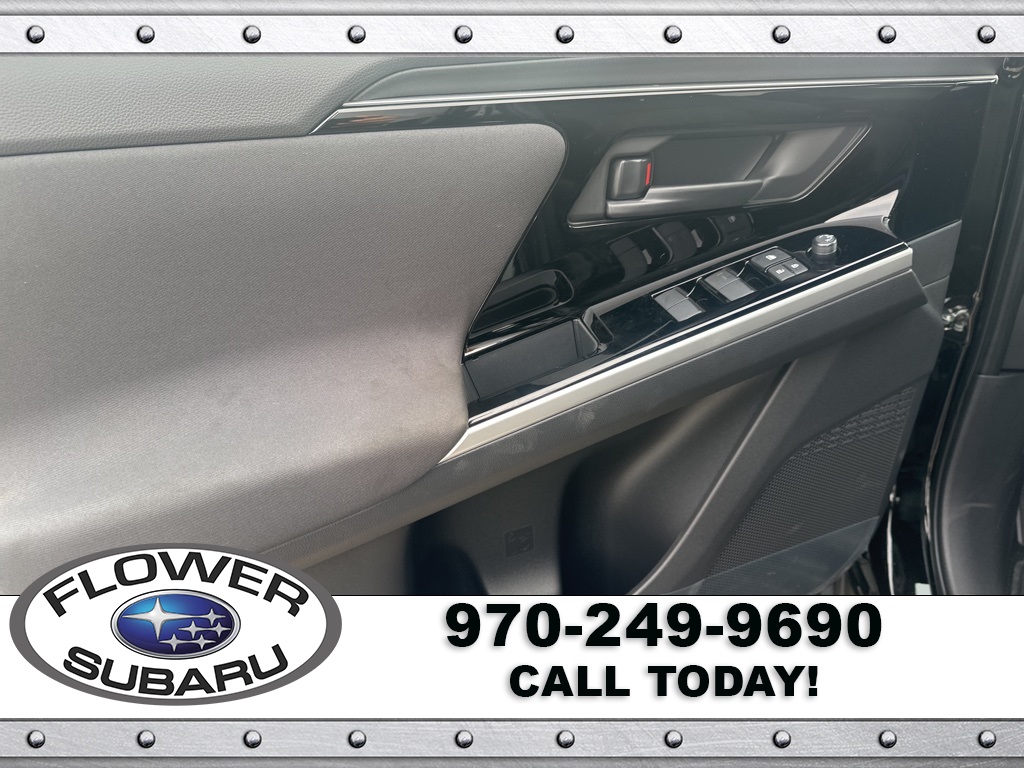 Vehicle image 23 of 23