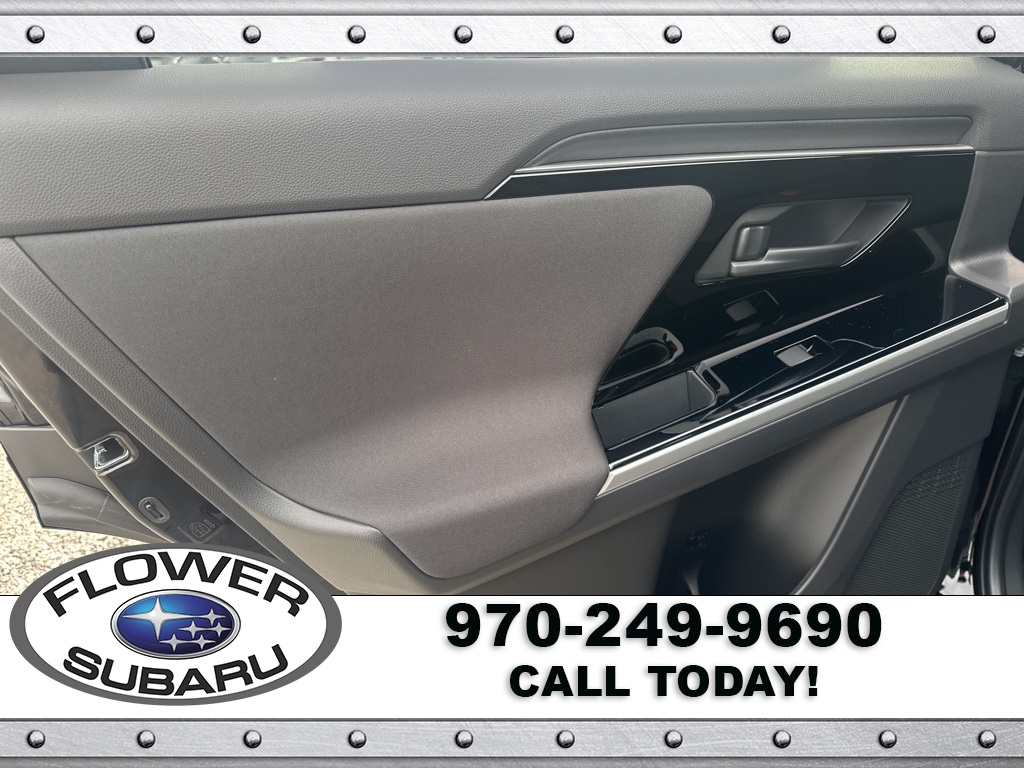 Vehicle image 18 of 23