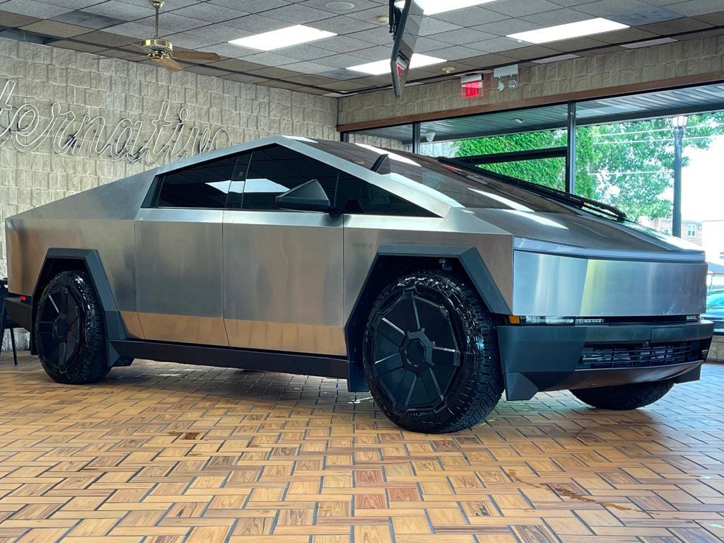 2024 Tesla Cybertruck Base Image 3 of 44