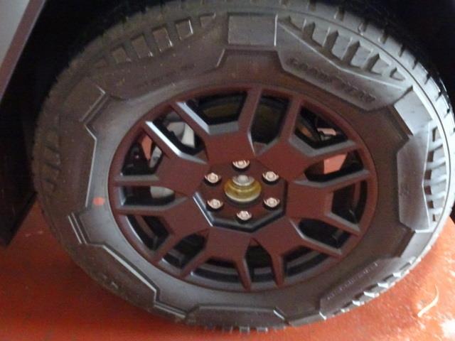 Vehicle image 24 of 27