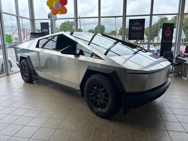 Vehicle image 2 of 27