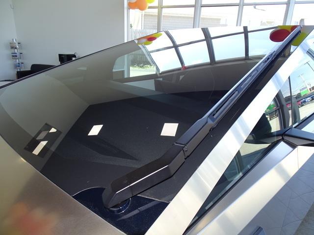Vehicle image 8 of 27