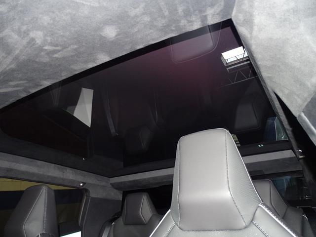 Vehicle image 22 of 27