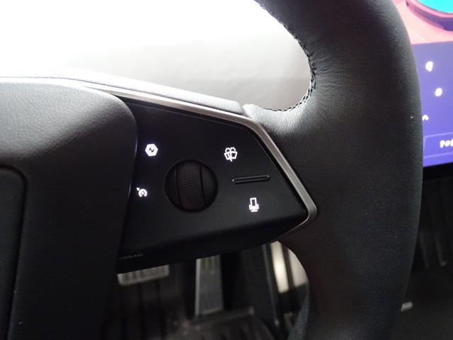 Vehicle image 19 of 27