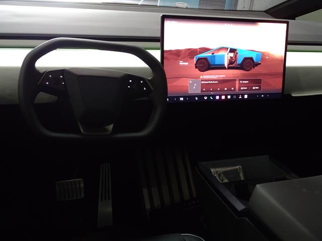 Vehicle image 12 of 27