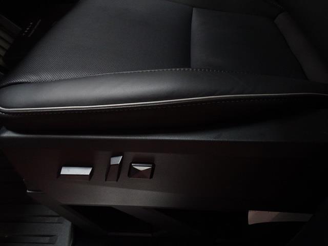 Vehicle image 14 of 27