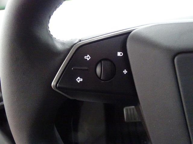 Vehicle image 18 of 27