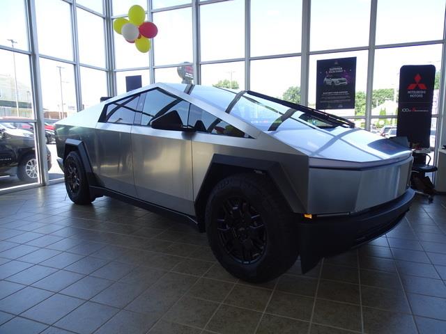 Vehicle image 7 of 27