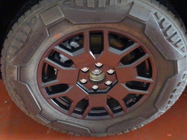 Vehicle image 23 of 27