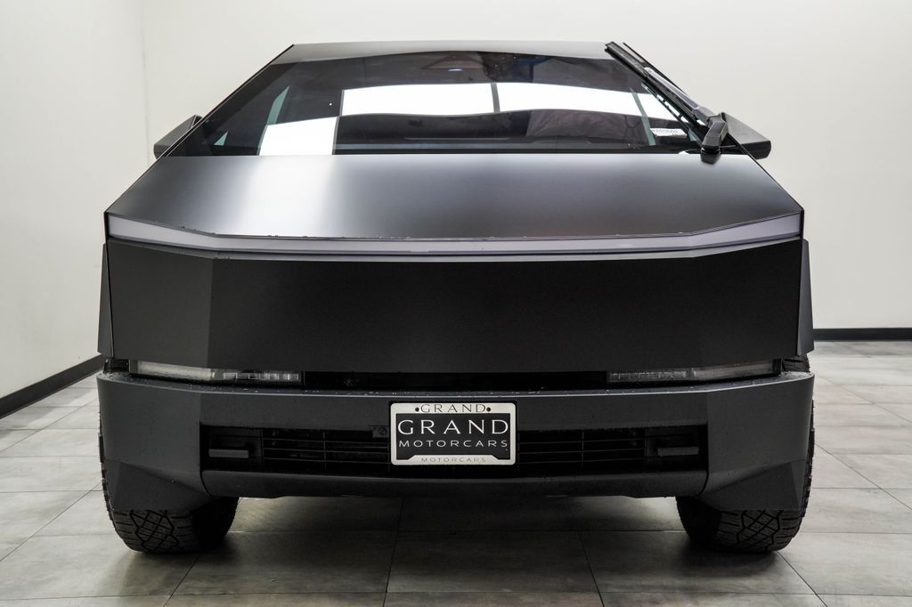 2024 Tesla Cybertruck Base Image 2 of 39