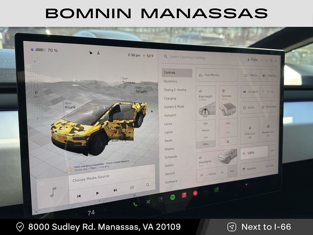 Vehicle image 27 of 30
