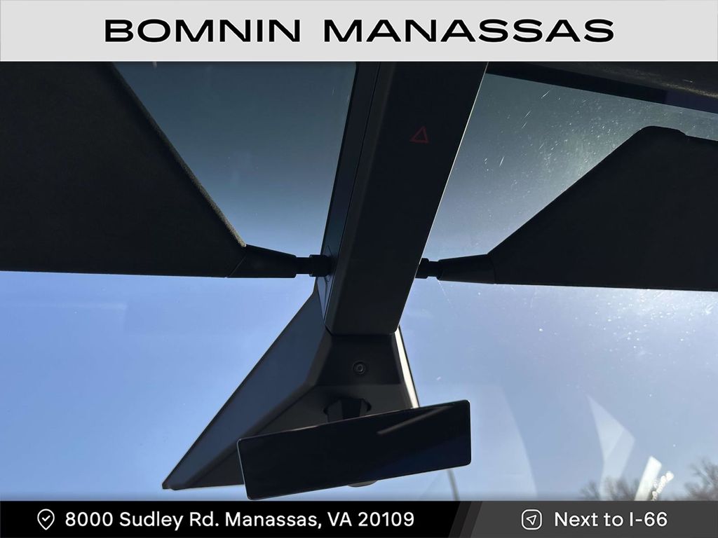 Vehicle image 23 of 30