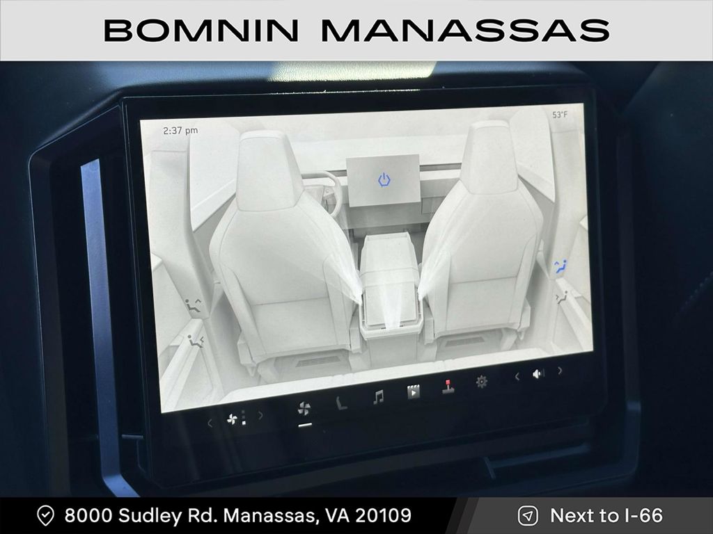 Vehicle image 21 of 30