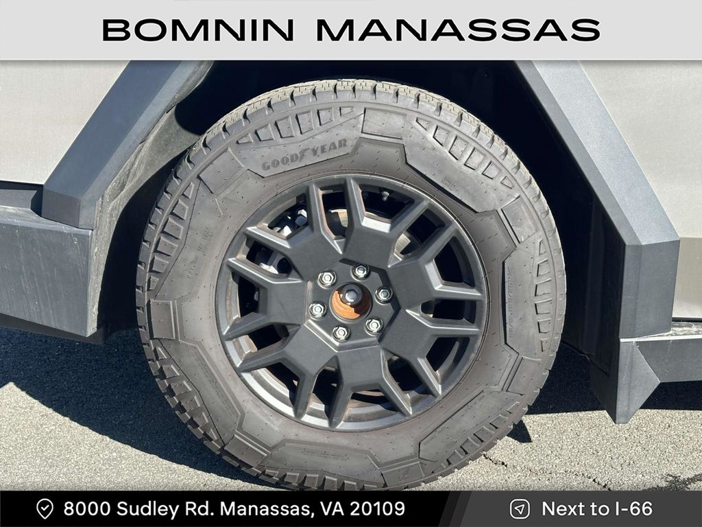 Vehicle image 8 of 30