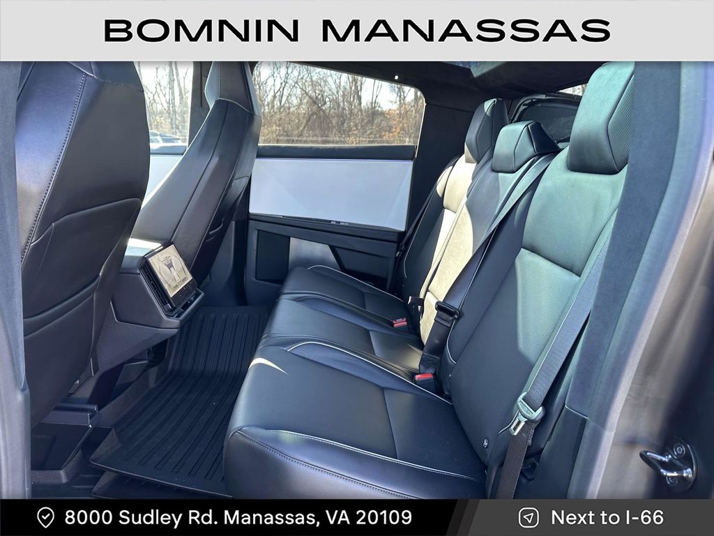 Vehicle image 13 of 30