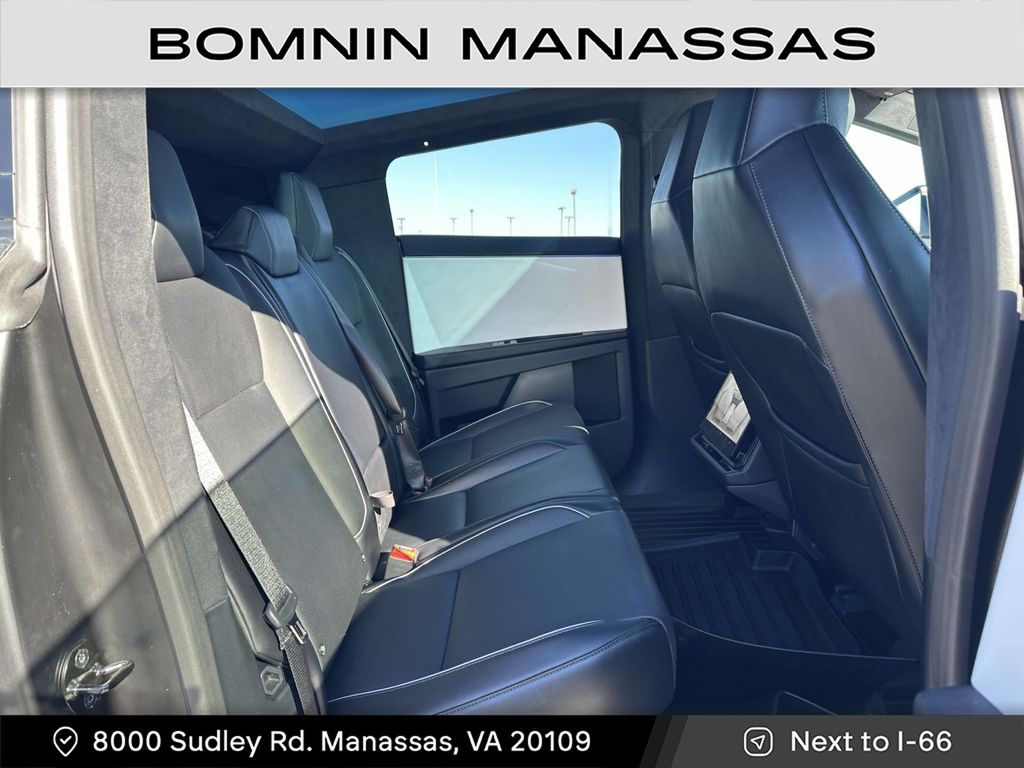 Vehicle image 11 of 30