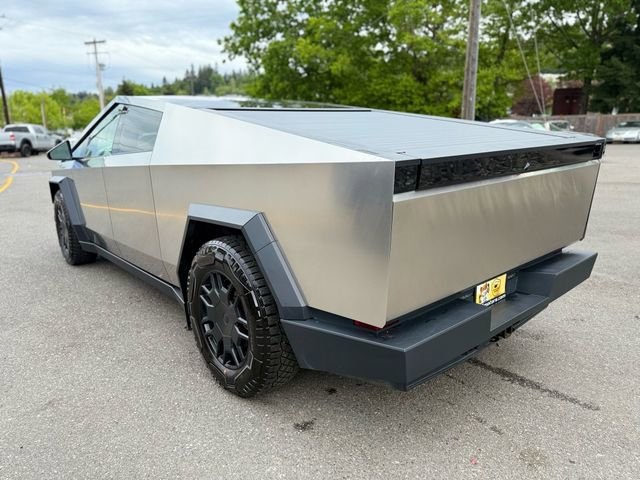 Vehicle image 6 of 32