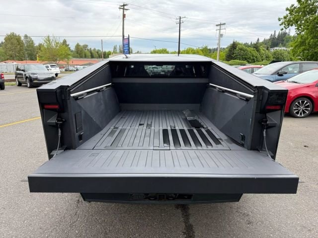 Vehicle image 11 of 32