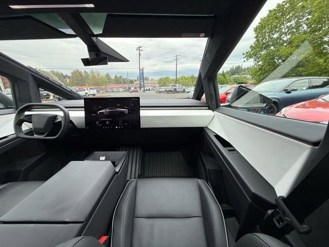 Vehicle image 21 of 32
