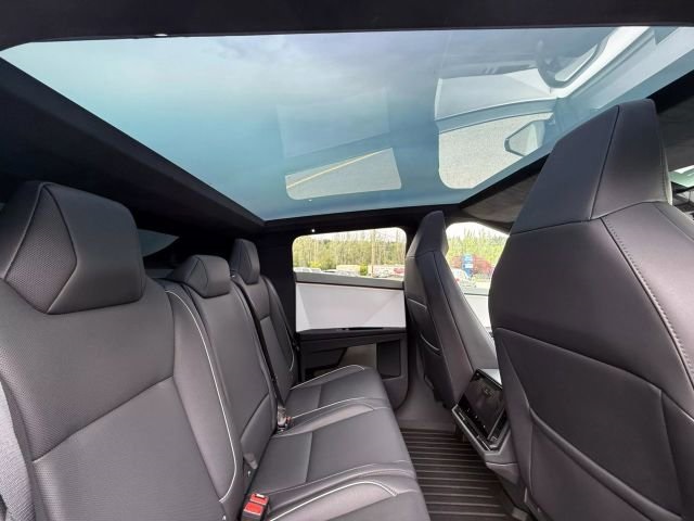 Vehicle image 16 of 32