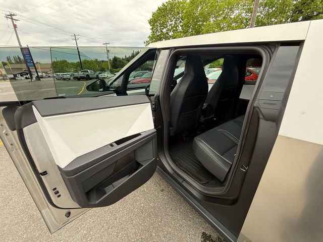 Vehicle image 31 of 32