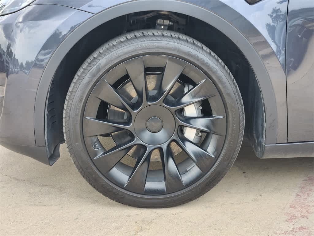 Vehicle image 6 of 33