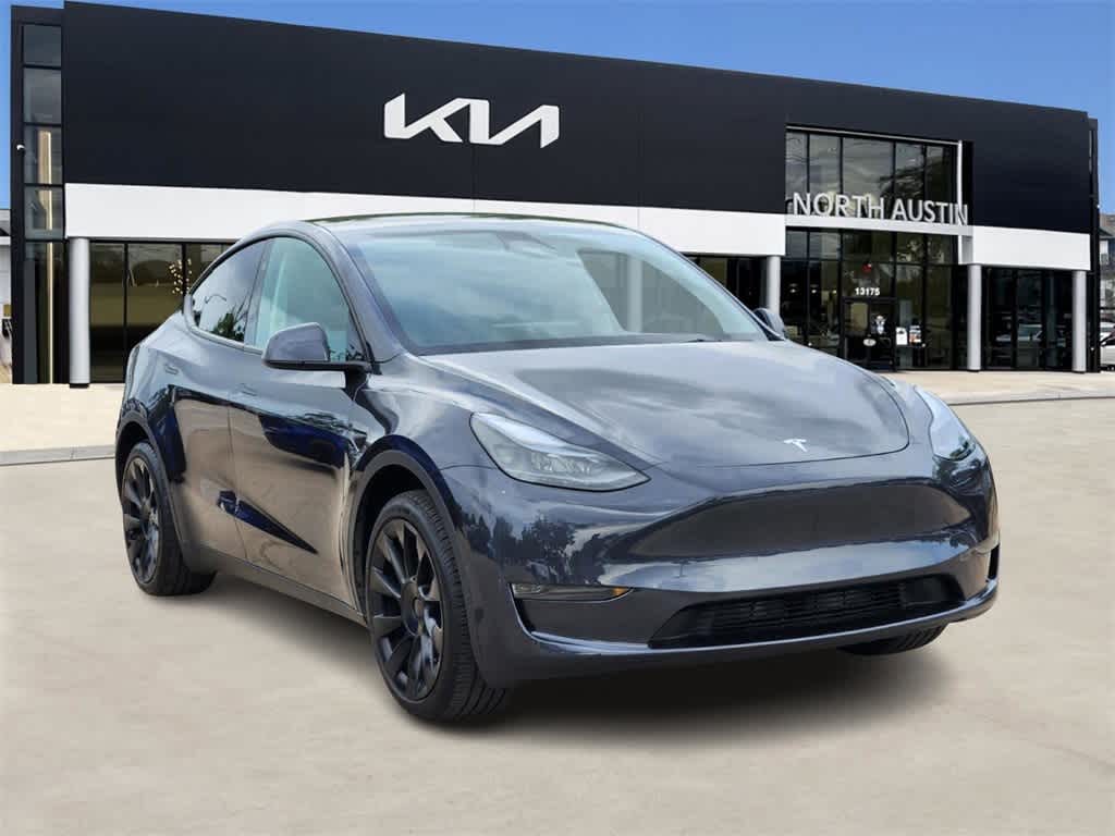 Vehicle image 2 of 33