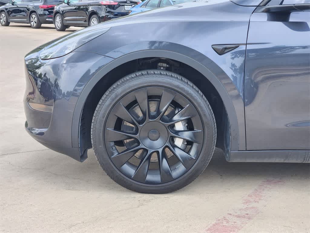 Vehicle image 7 of 33