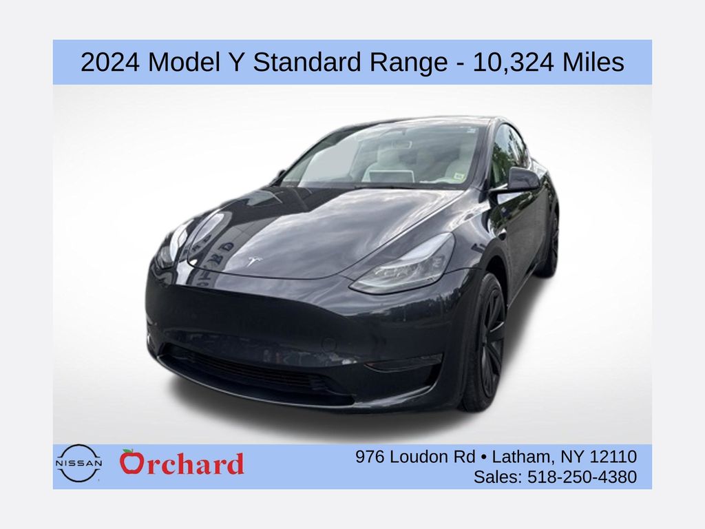 2024 Tesla Model Y Base Image 1 of 28