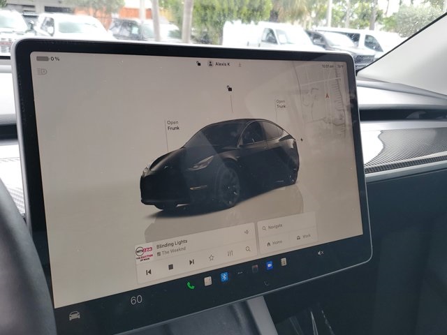 Vehicle image 25 of 28