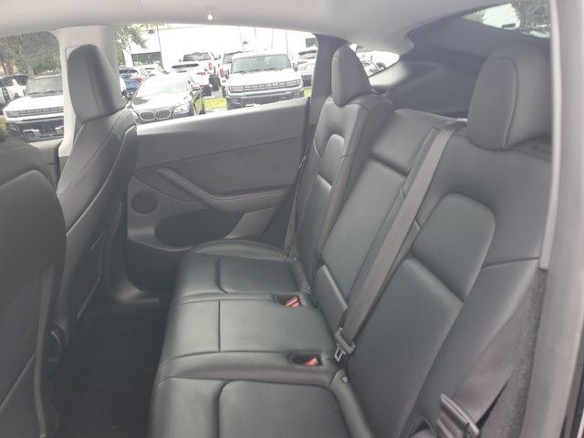 Vehicle image 11 of 28