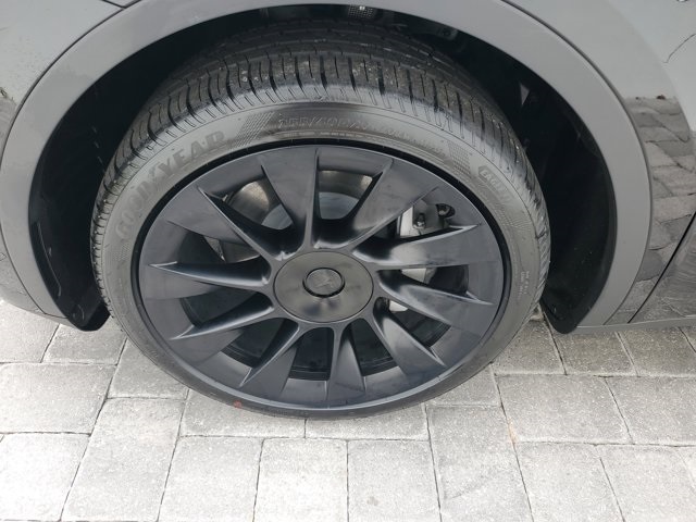 Vehicle image 7 of 28
