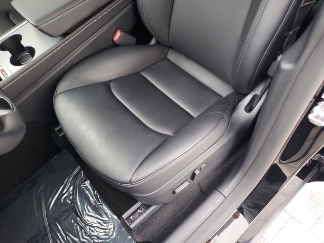 Vehicle image 19 of 28