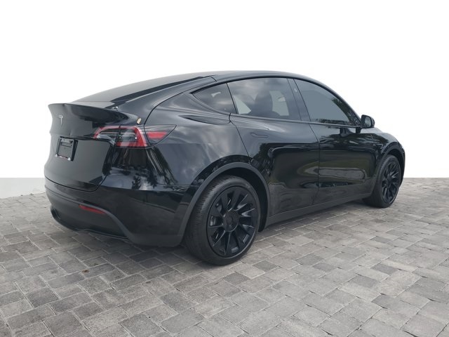 Vehicle image 2 of 28