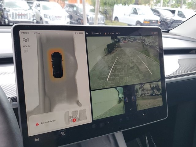 Vehicle image 27 of 28
