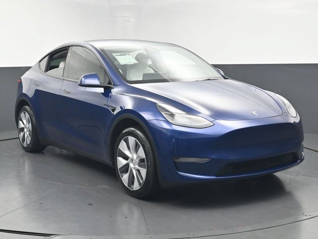 2024 Tesla Model Y Base Image 3 of 49