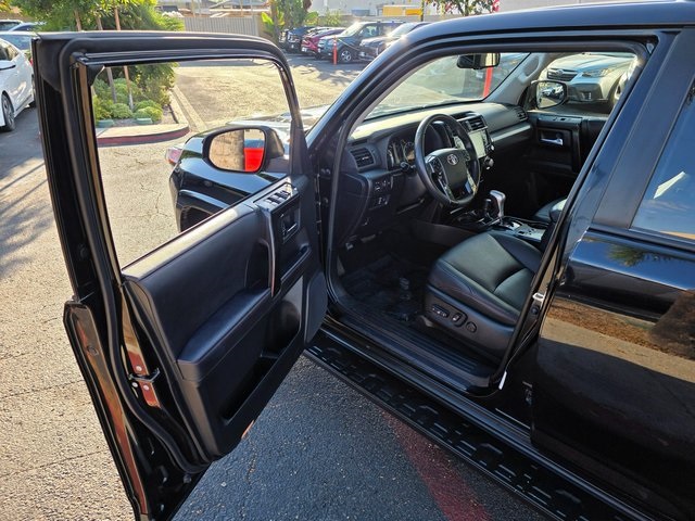 2024 Toyota 4Runner TRD Off Road Premium Image 18 of 43